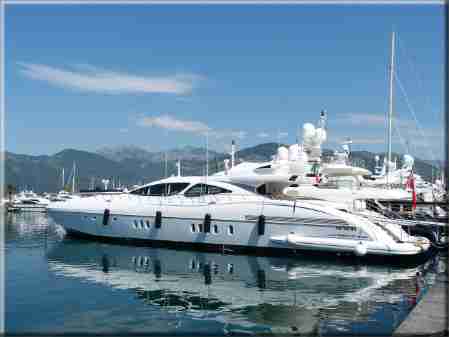 Discount Motorboot yacht charter